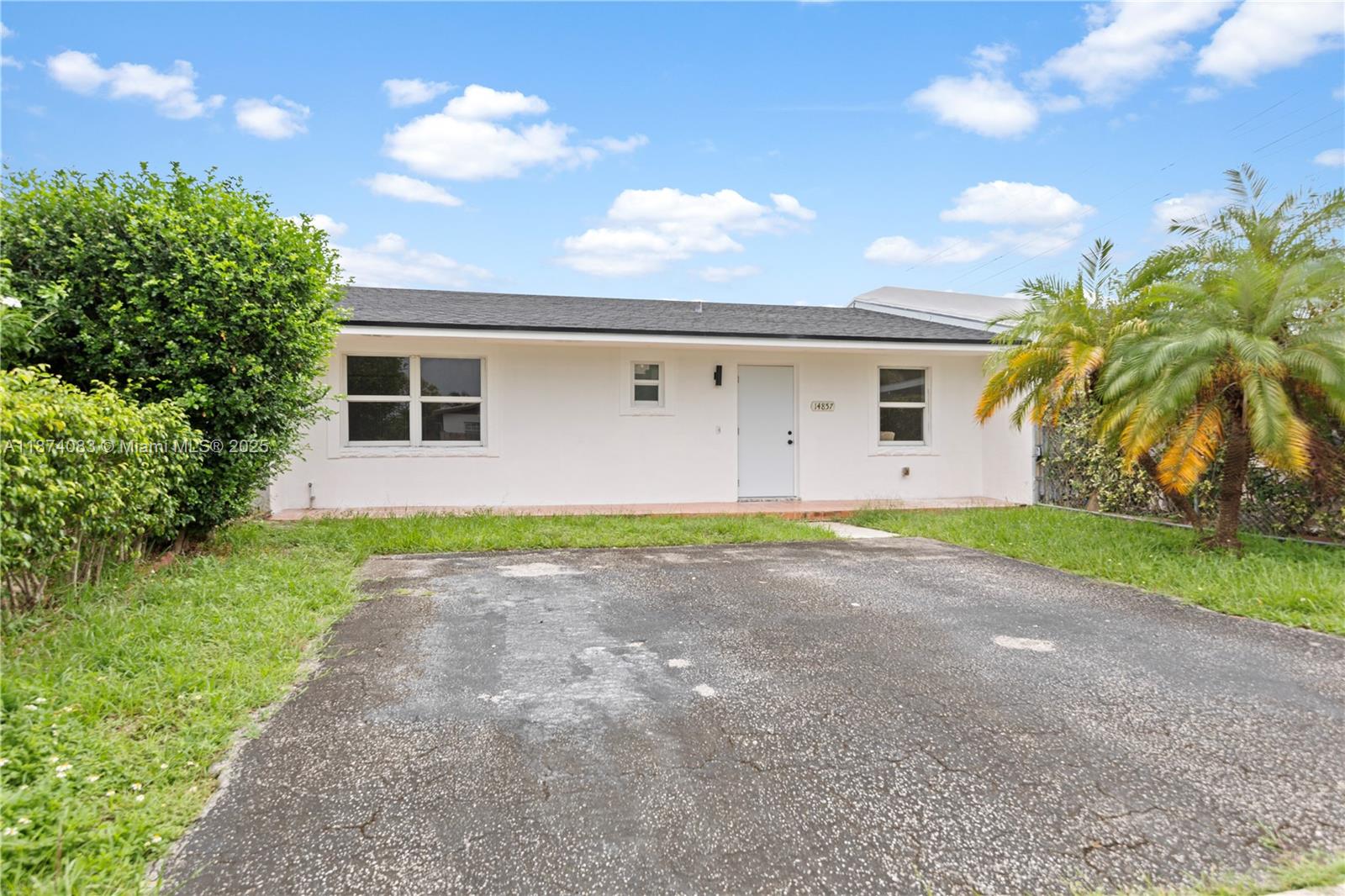 NO HOA! Outstanding 3 bedroom 2 bathroom Villa with all the bells and whistles. Brand new roof and so much more. No need to lift a finger and just move in. Available for immediate occupancy no need to wait for seller to MOVE or buy. Huge back yard wit no rear neighbor. Park a boat or RV. 1 minutes from the turn pike. 5 minutes for shopping major shopping centers and the zoo. Most see. Home already appraised FHA for $450k.