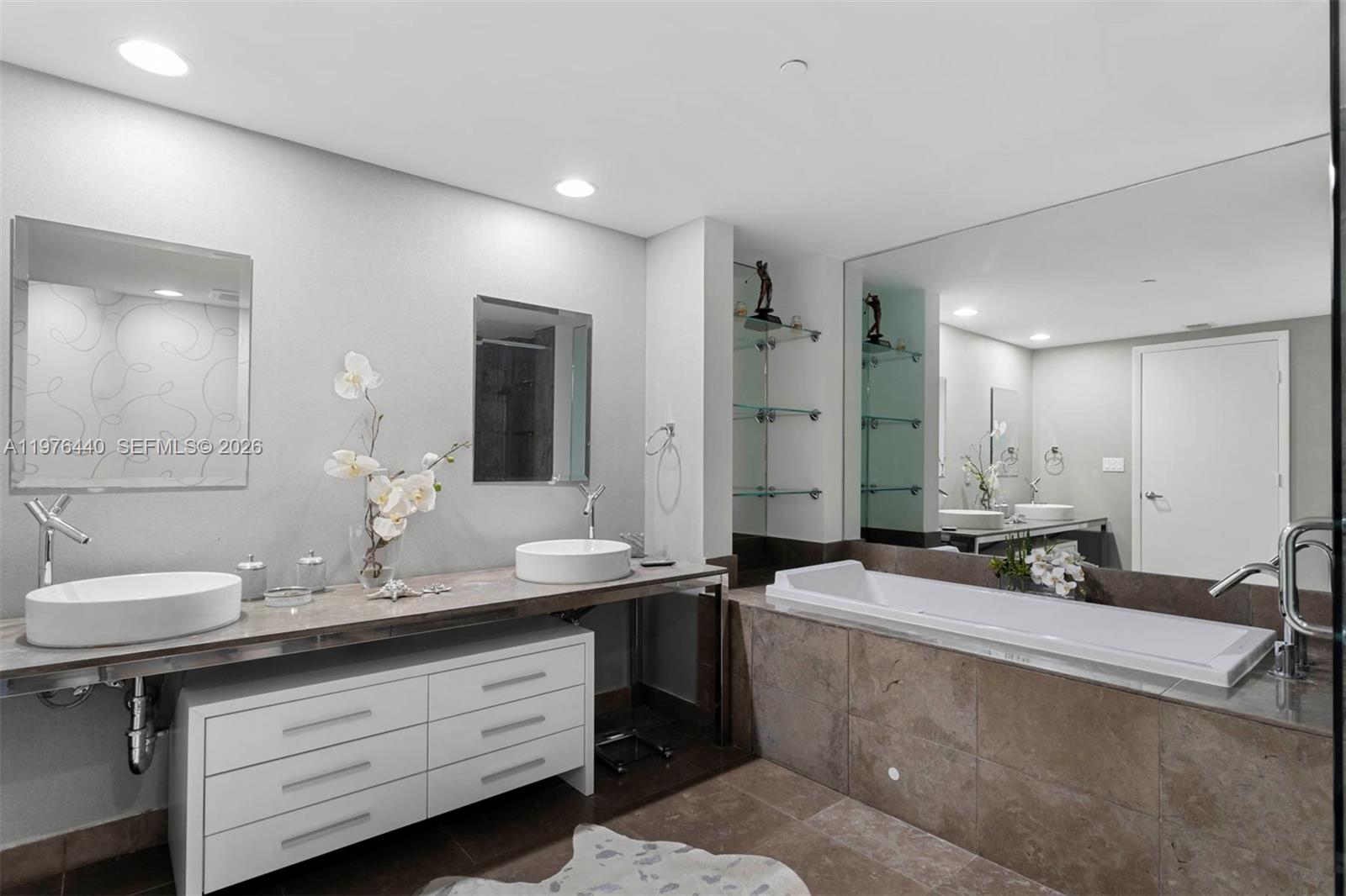 ICON BRICKELL NO TWO COND - Residential