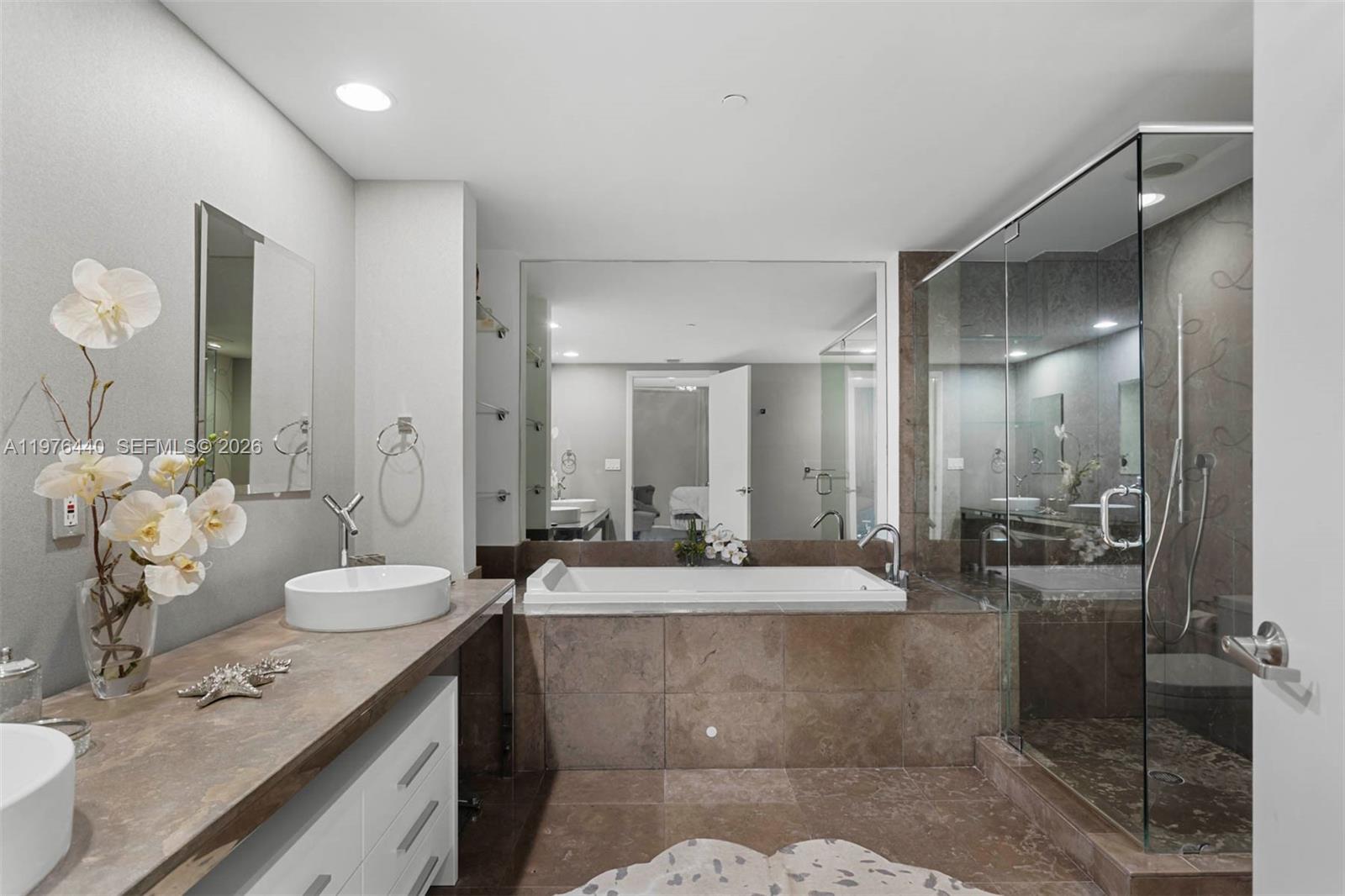 ICON BRICKELL NO TWO COND - Residential