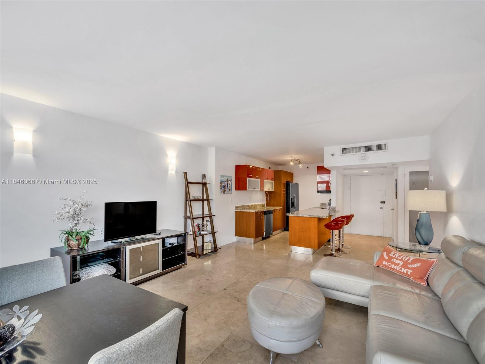 100 Lincoln Rd 308