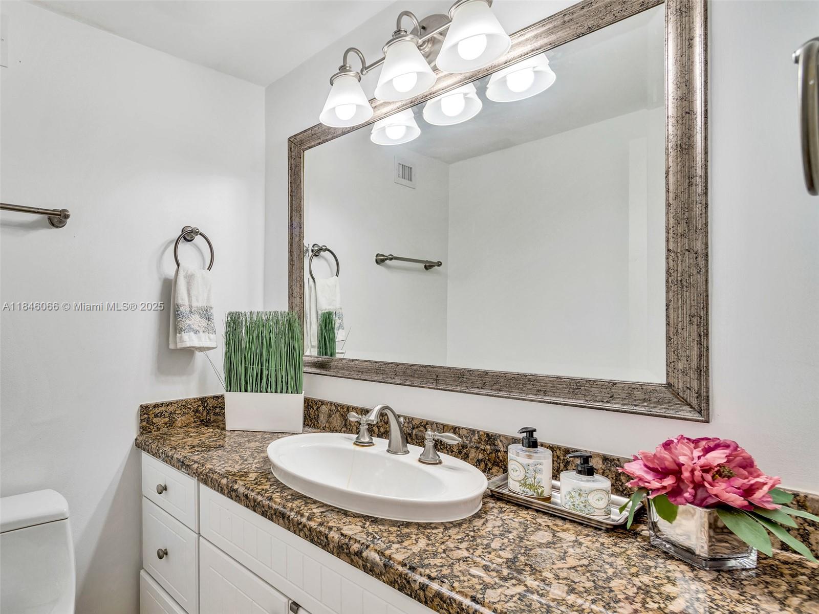 100 Lincoln Rd 308