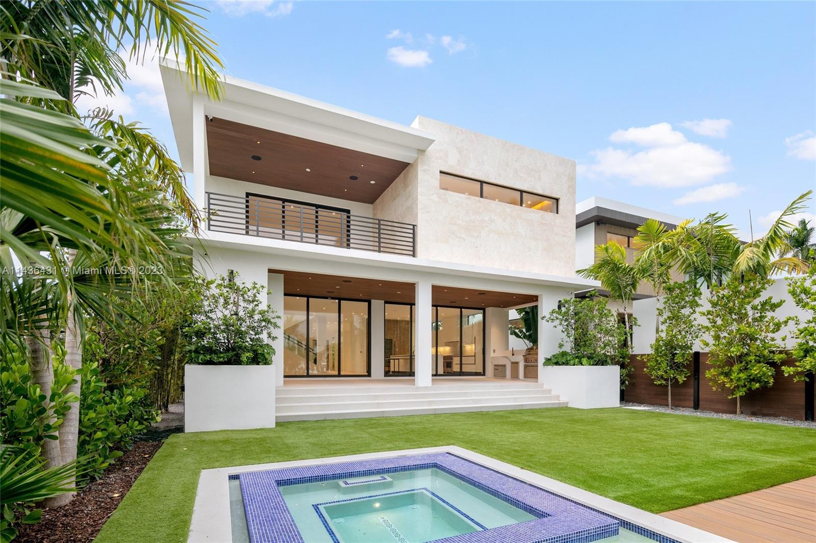 AQUA MARINE - Residential