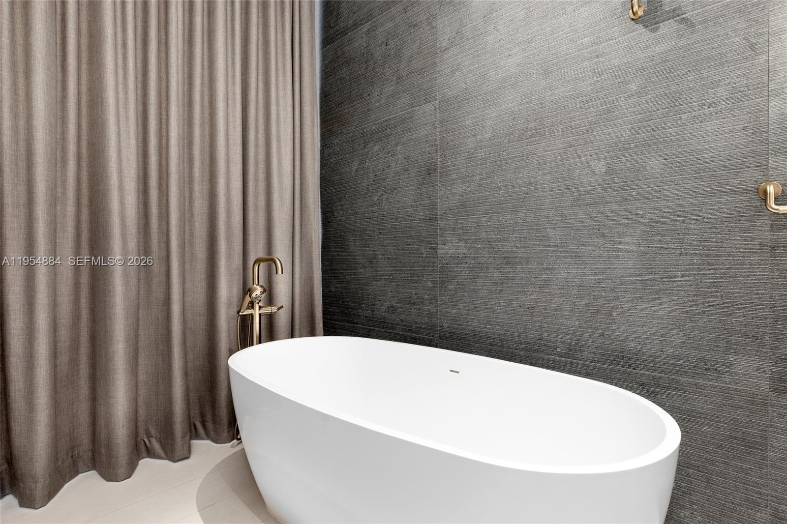 KEYSTONE ISLAND NO 5 - Residential