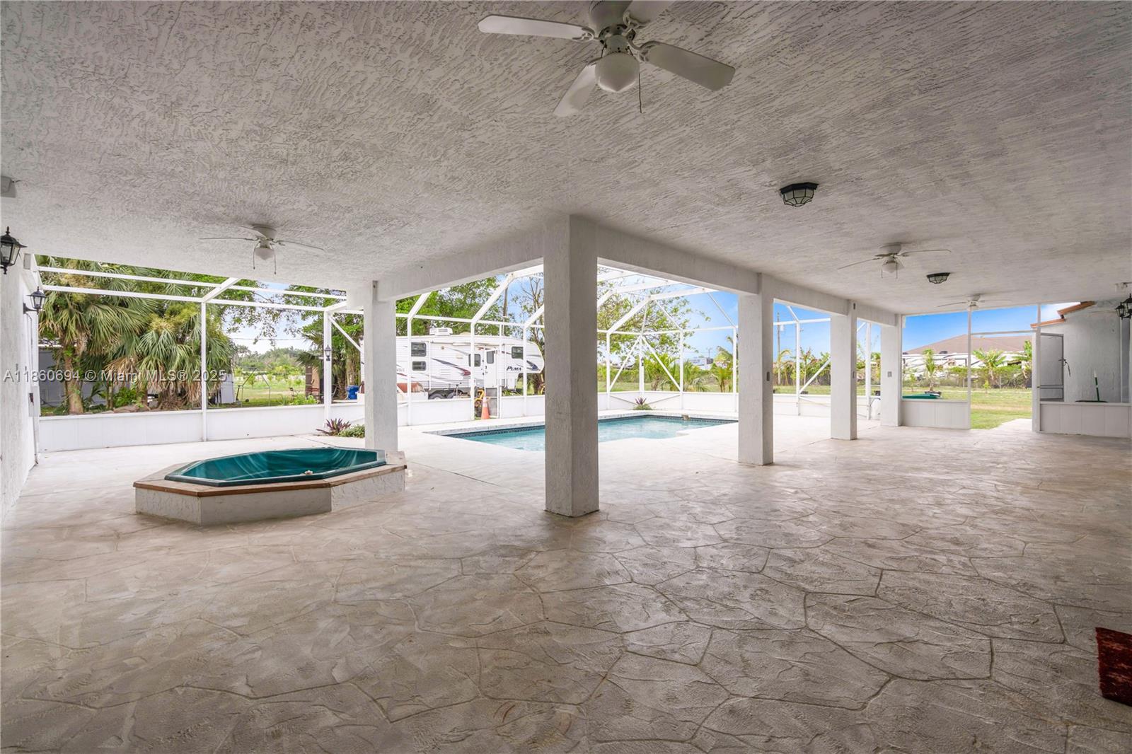 REDLANDS - Residential