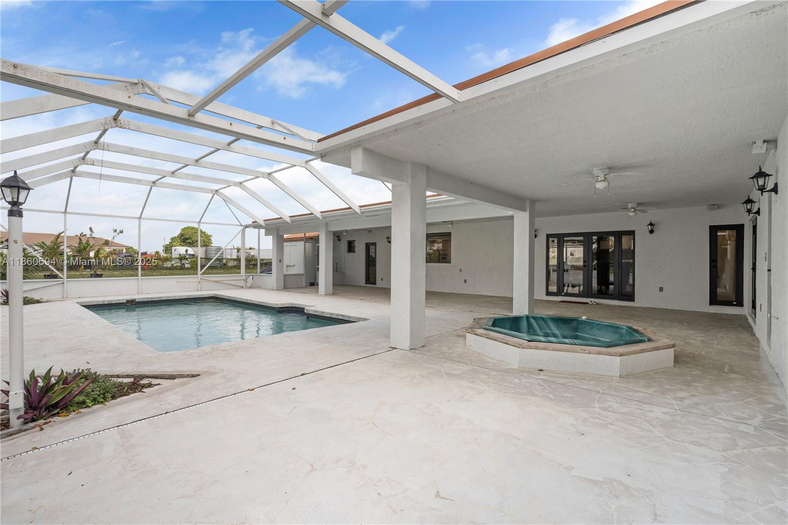 REDLANDS - Residential