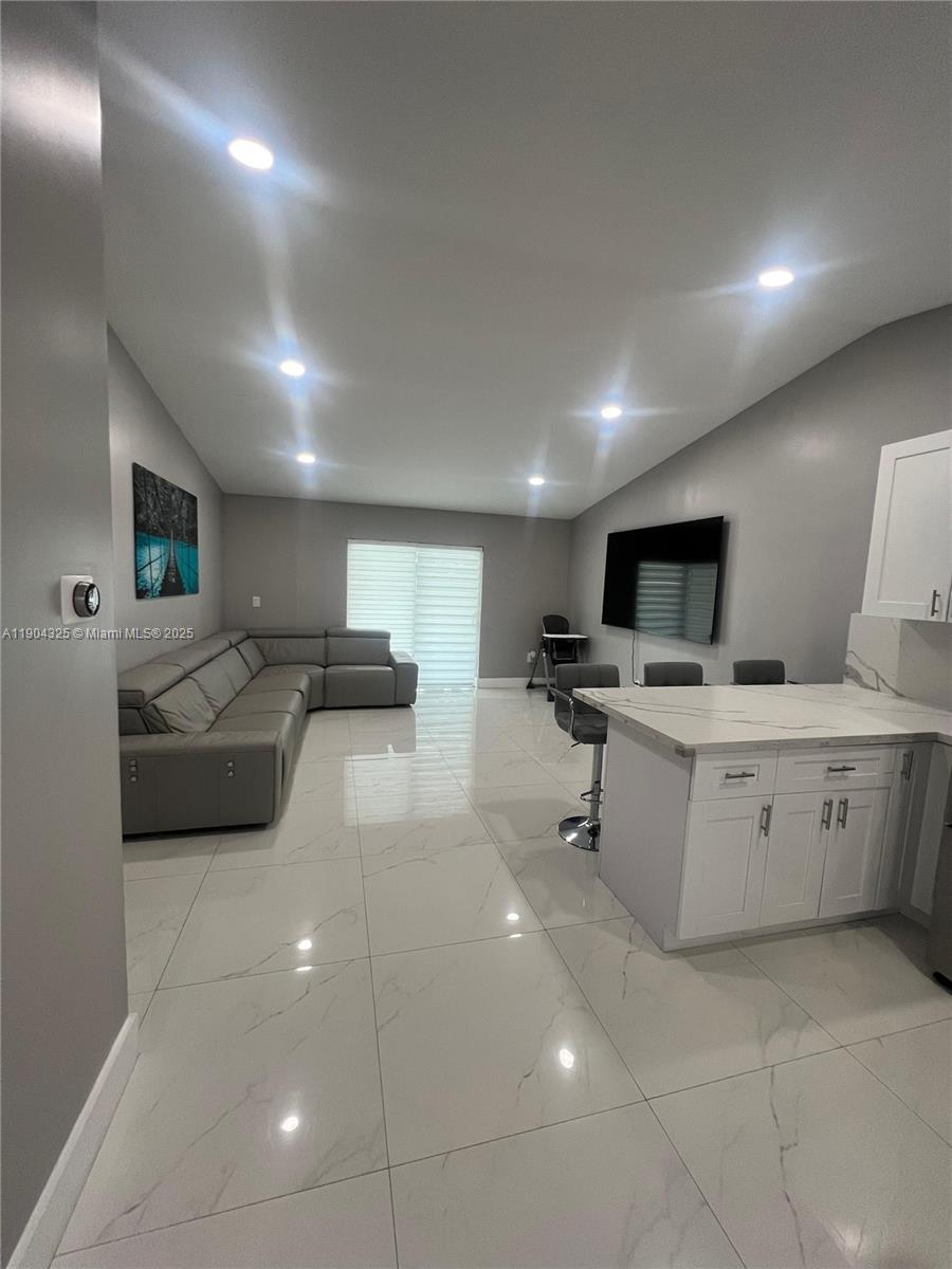 LESLIE ESTATES SEC FIVE - Residential