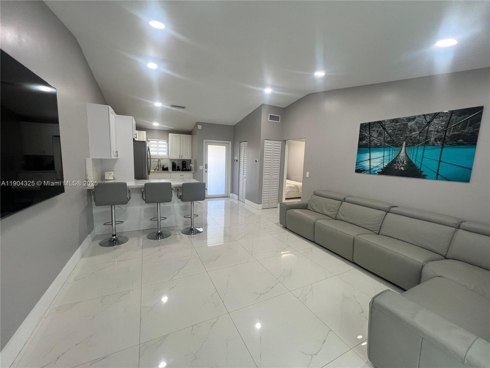 LESLIE ESTATES SEC FIVE - Residential