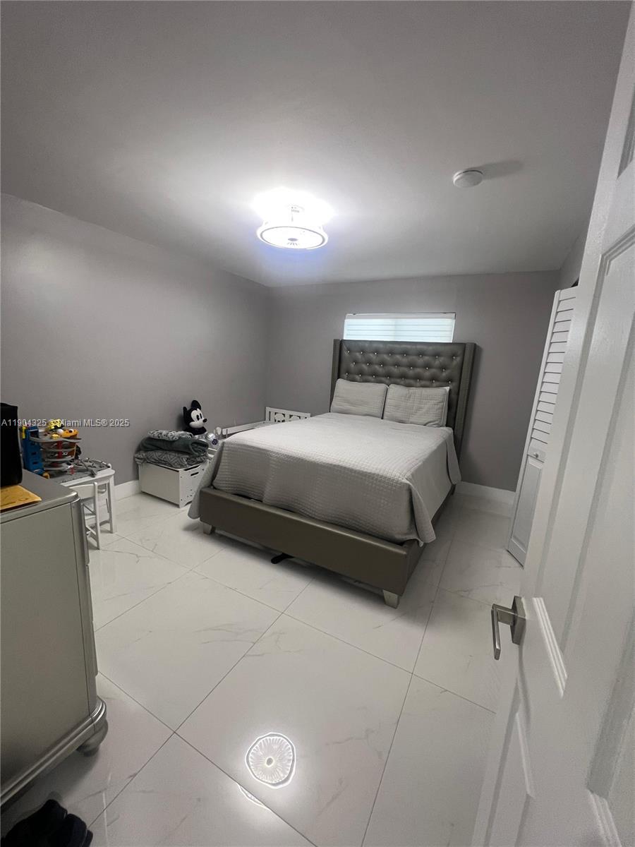 LESLIE ESTATES SEC FIVE - Residential