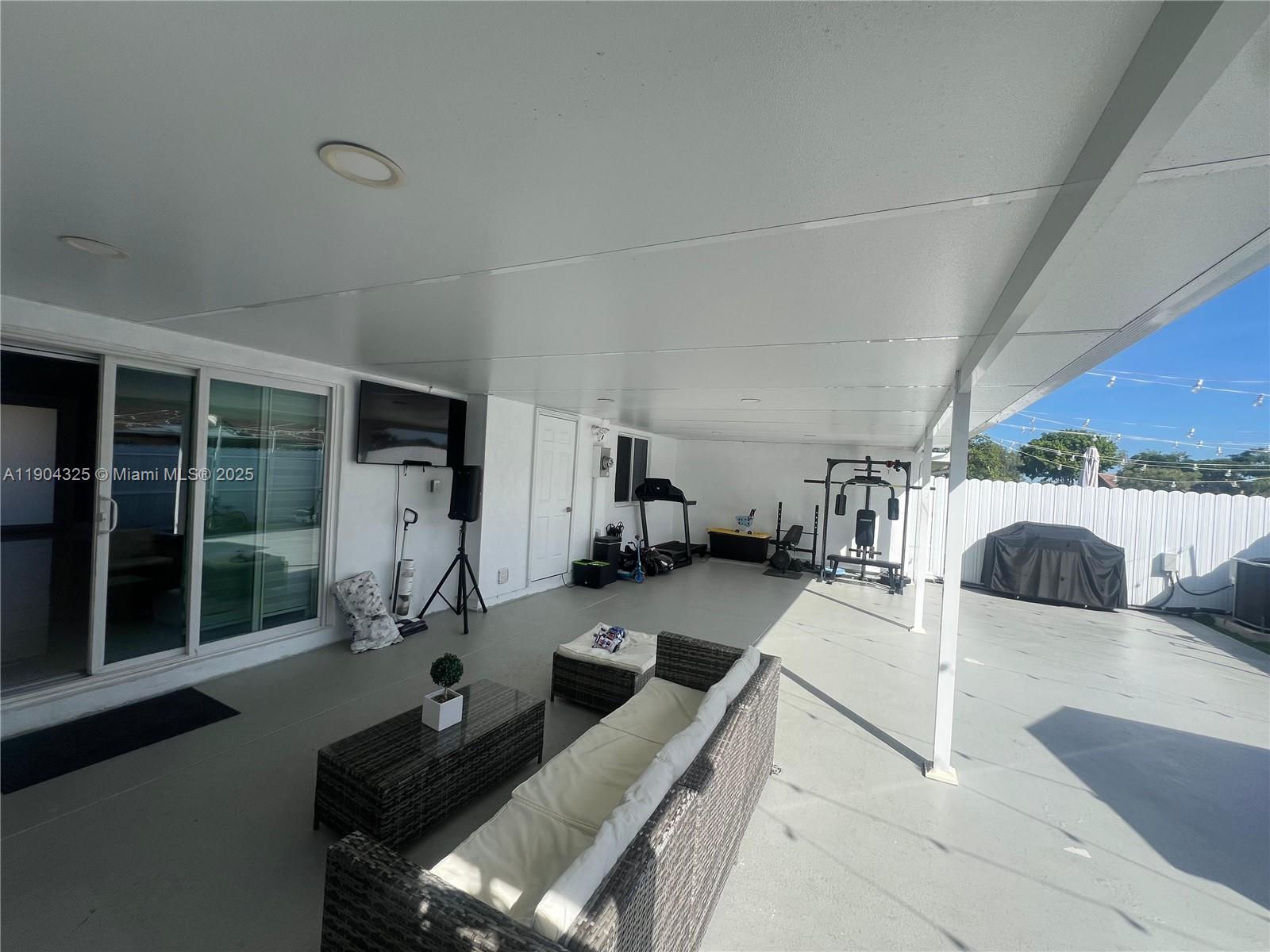 LESLIE ESTATES SEC FIVE - Residential