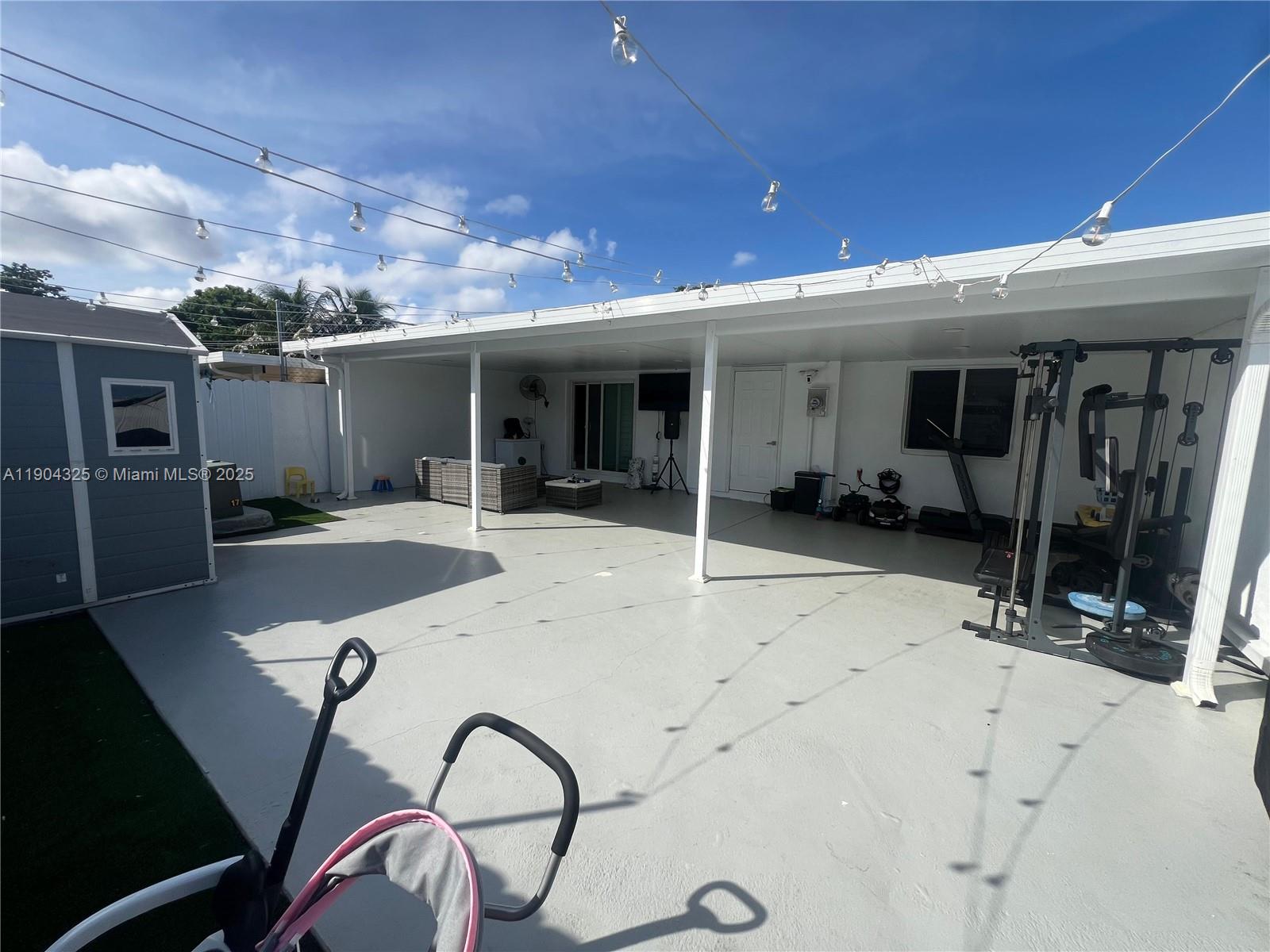 LESLIE ESTATES SEC FIVE - Residential