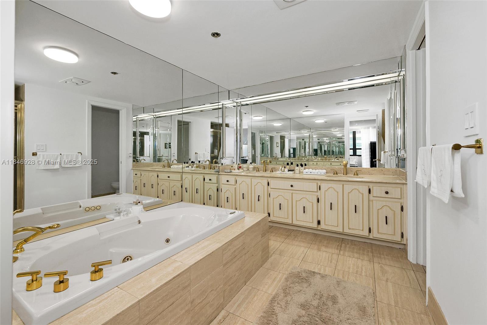 KENILWORTH CONDO - Residential Lease