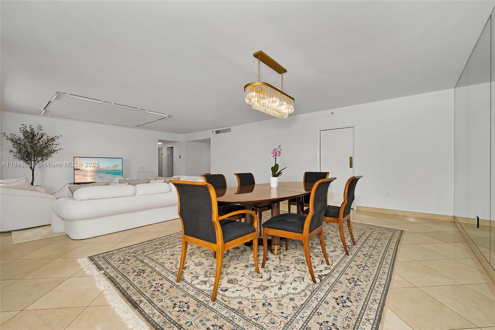 KENILWORTH CONDO - Residential Lease