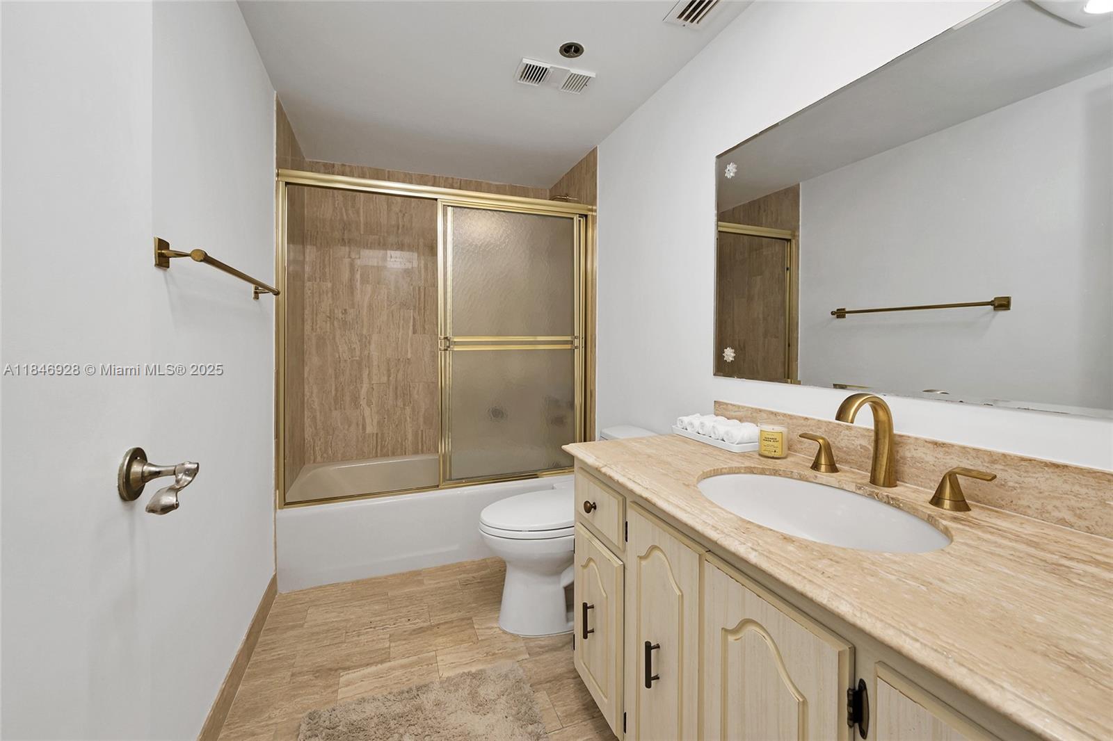 KENILWORTH CONDO - Residential Lease