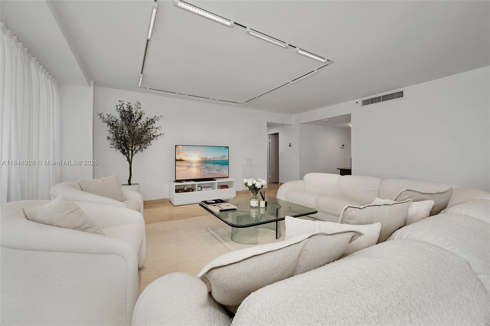 KENILWORTH CONDO - Residential Lease