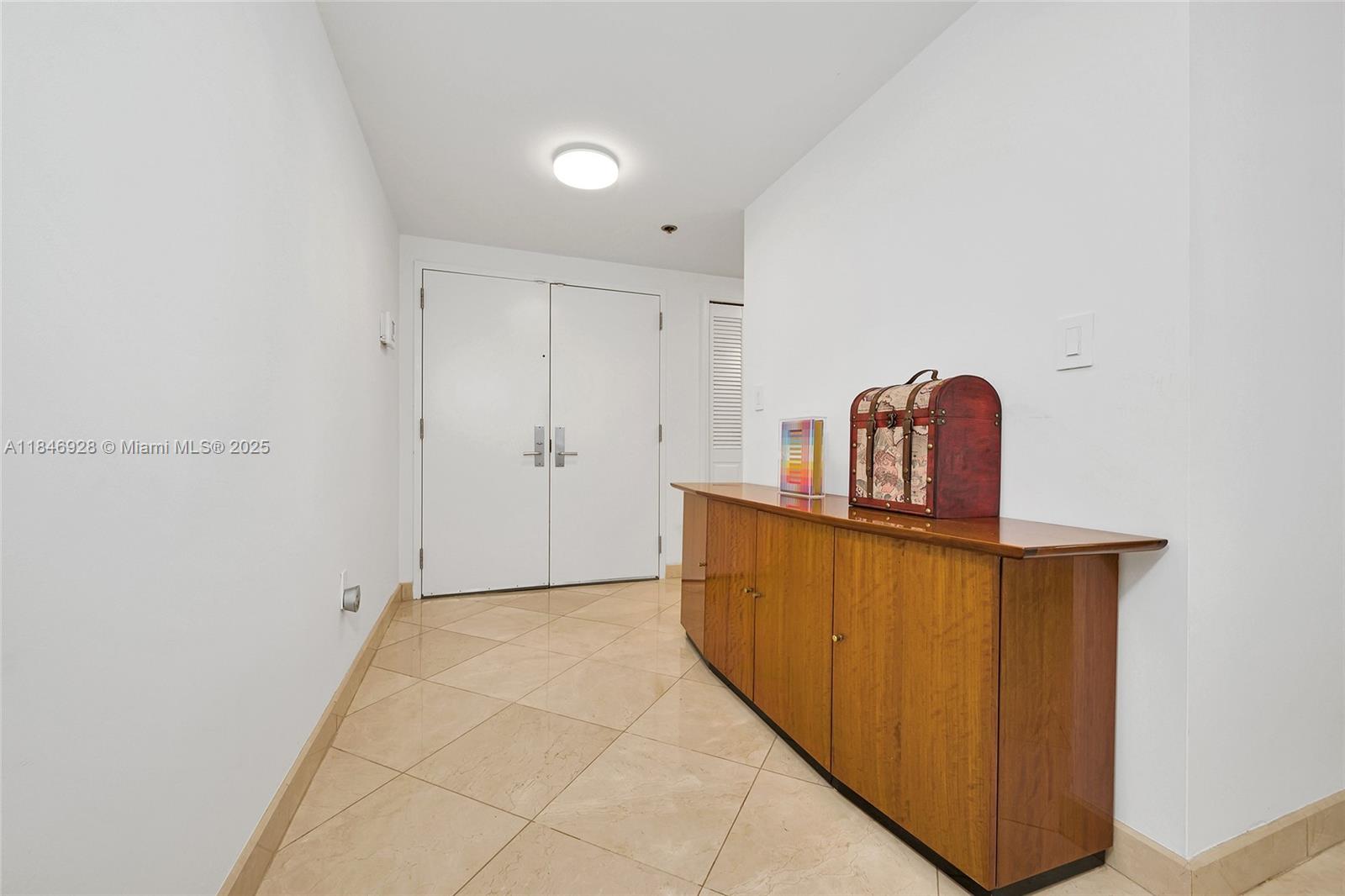 KENILWORTH CONDO - Residential Lease