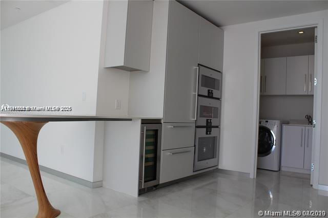 JADE SIGNATURE CONDO - Residential