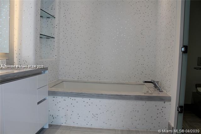 JADE SIGNATURE CONDO - Residential