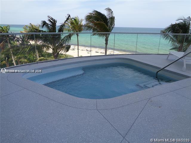 JADE SIGNATURE CONDO - Residential