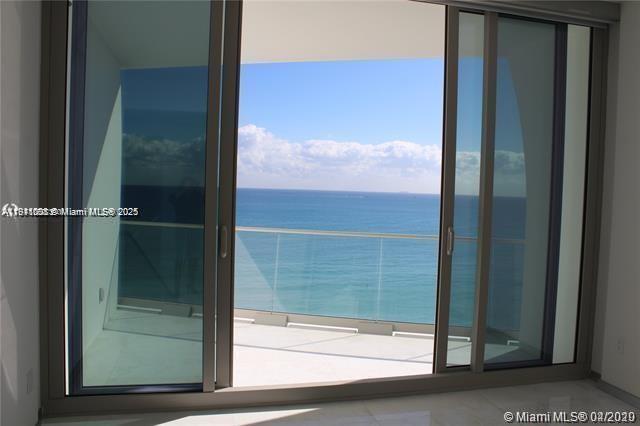 JADE SIGNATURE CONDO - Residential