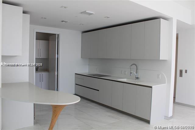 JADE SIGNATURE CONDO - Residential