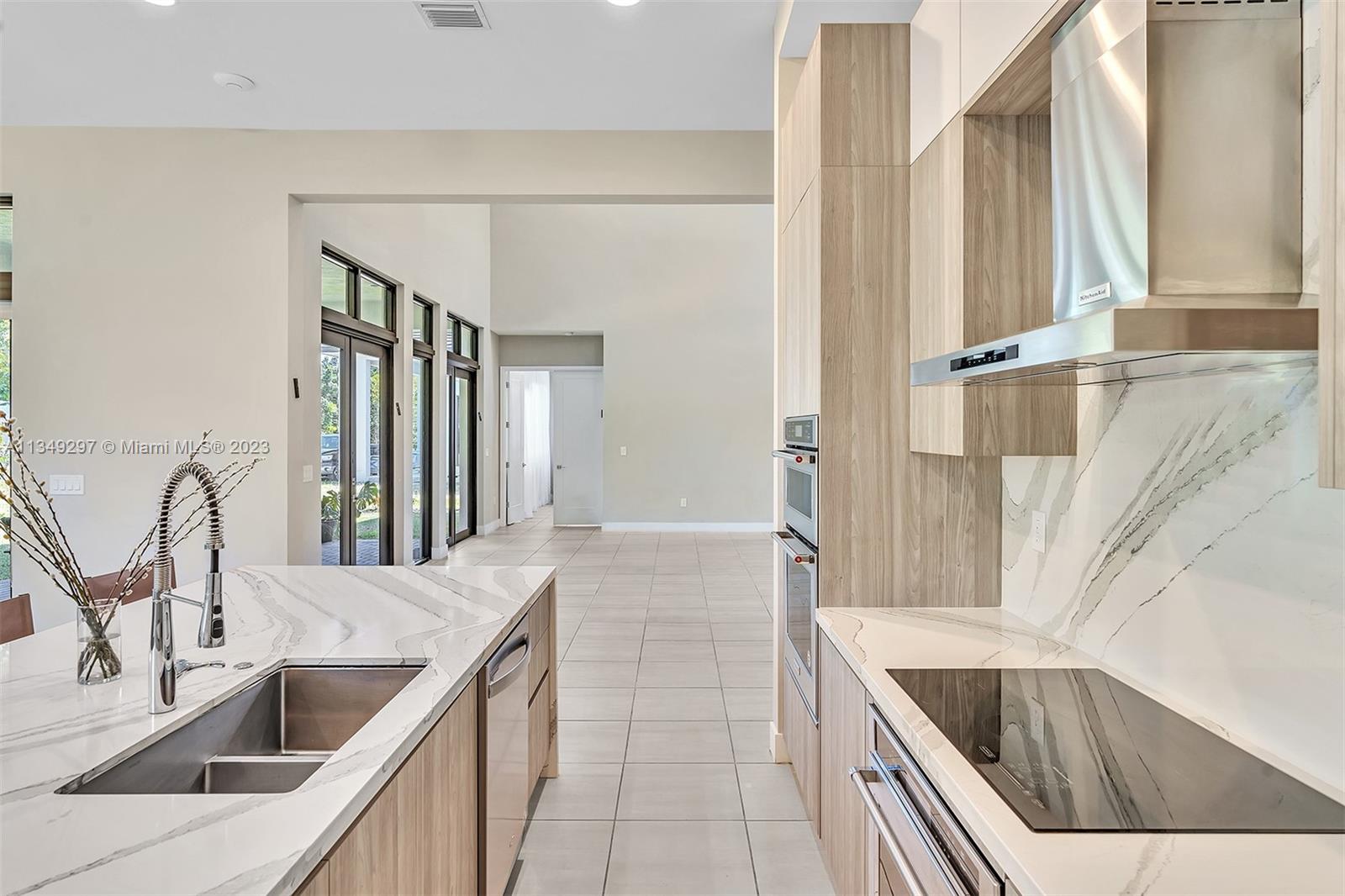 ROYAL ESTATES OF COOPER C - Residential Lease