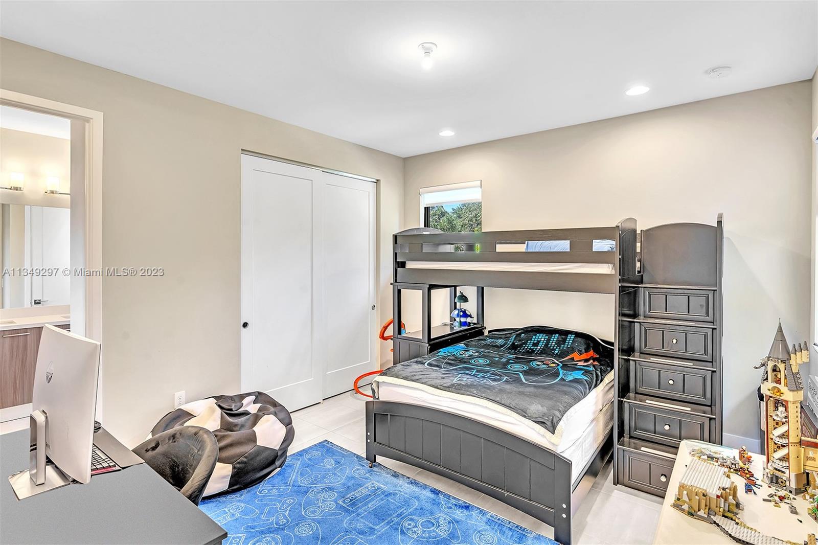 ROYAL ESTATES OF COOPER C - Residential Lease