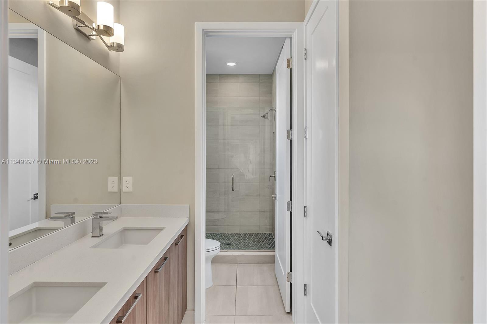 ROYAL ESTATES OF COOPER C - Residential Lease