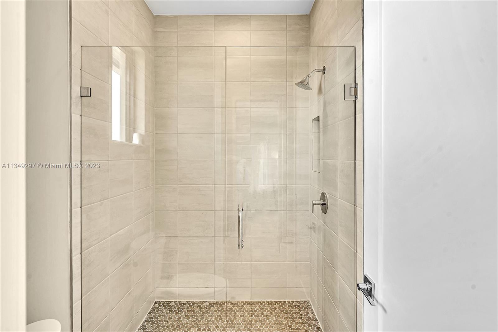 ROYAL ESTATES OF COOPER C - Residential Lease