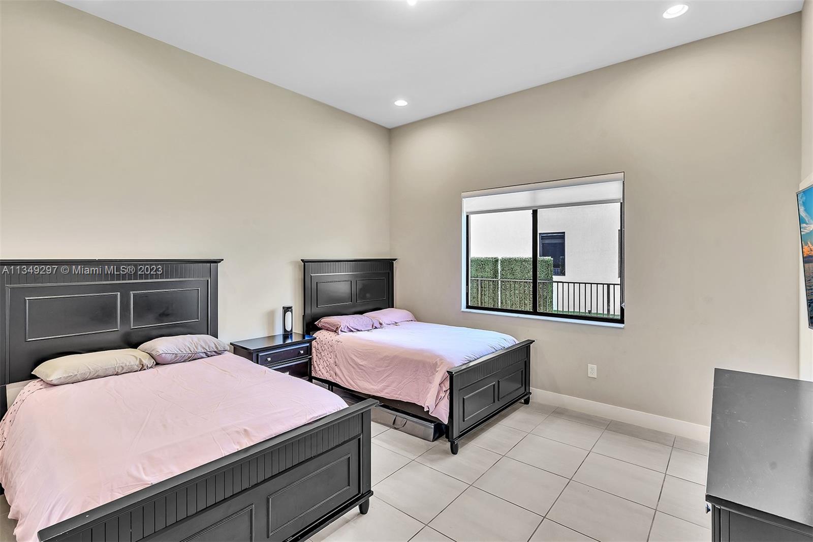 ROYAL ESTATES OF COOPER C - Residential Lease