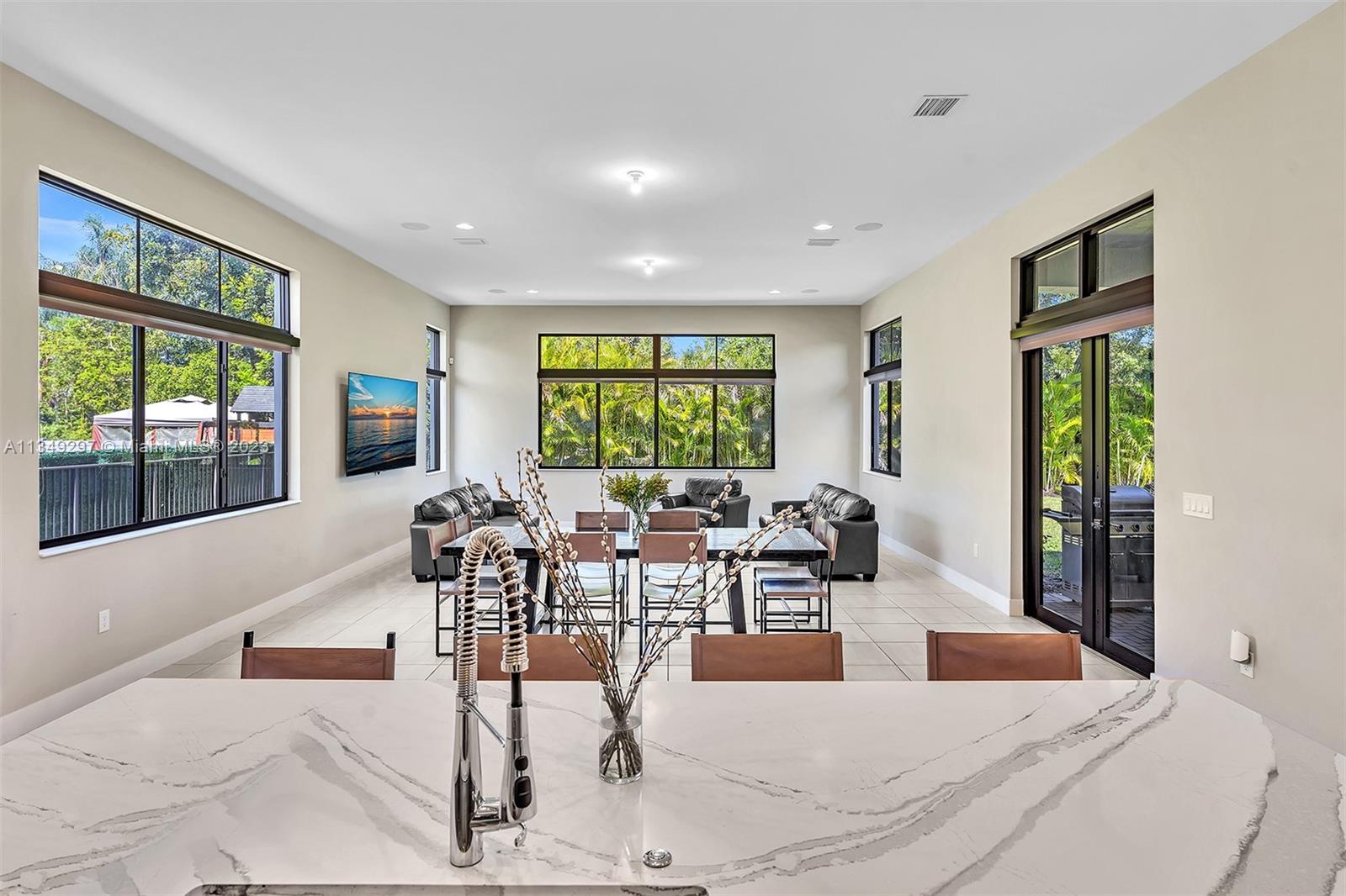 ROYAL ESTATES OF COOPER C - Residential Lease