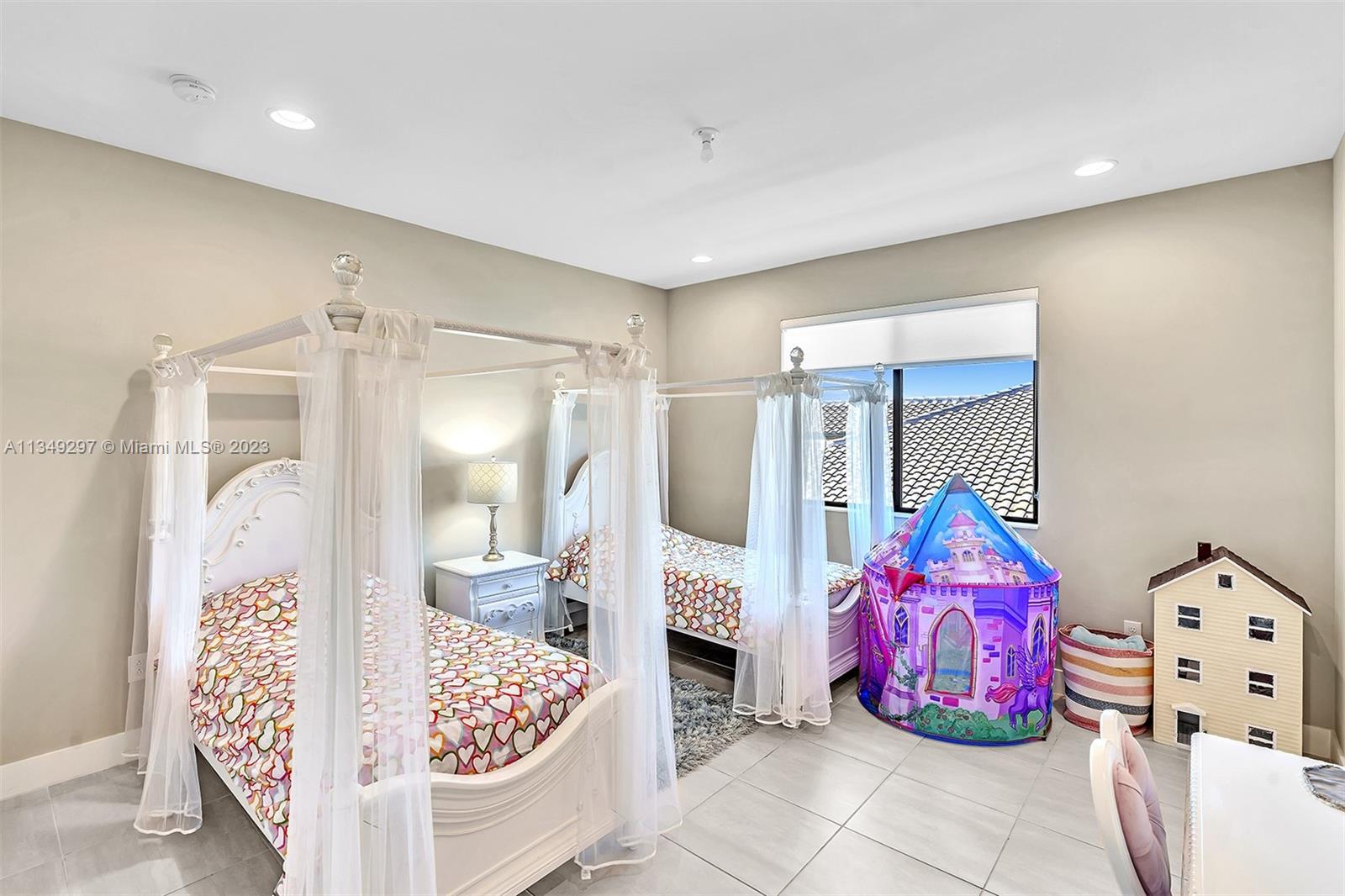 ROYAL ESTATES OF COOPER C - Residential Lease
