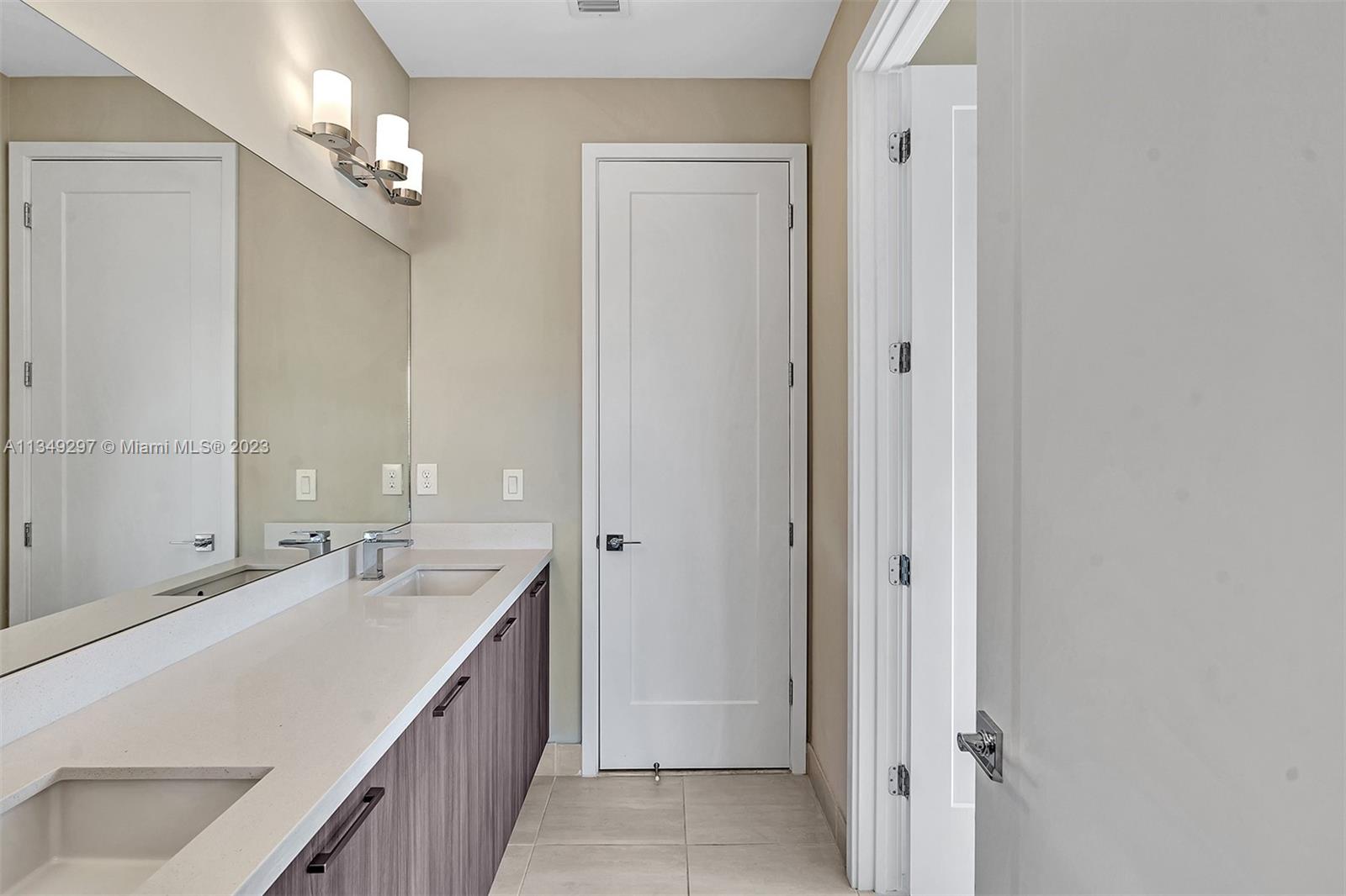 ROYAL ESTATES OF COOPER C - Residential Lease