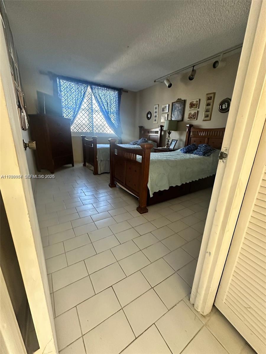GOLDEN HORN SOUTH CONDO - Residential
