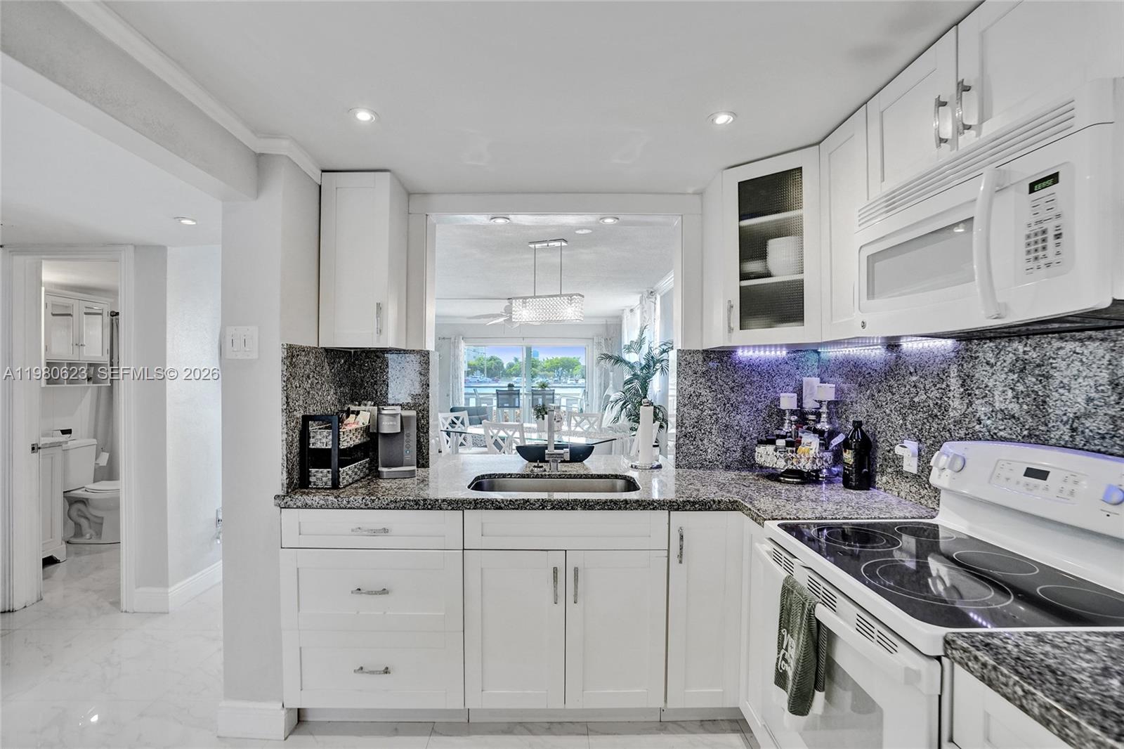 ISLANDS-BERMUDA CONDO - Residential