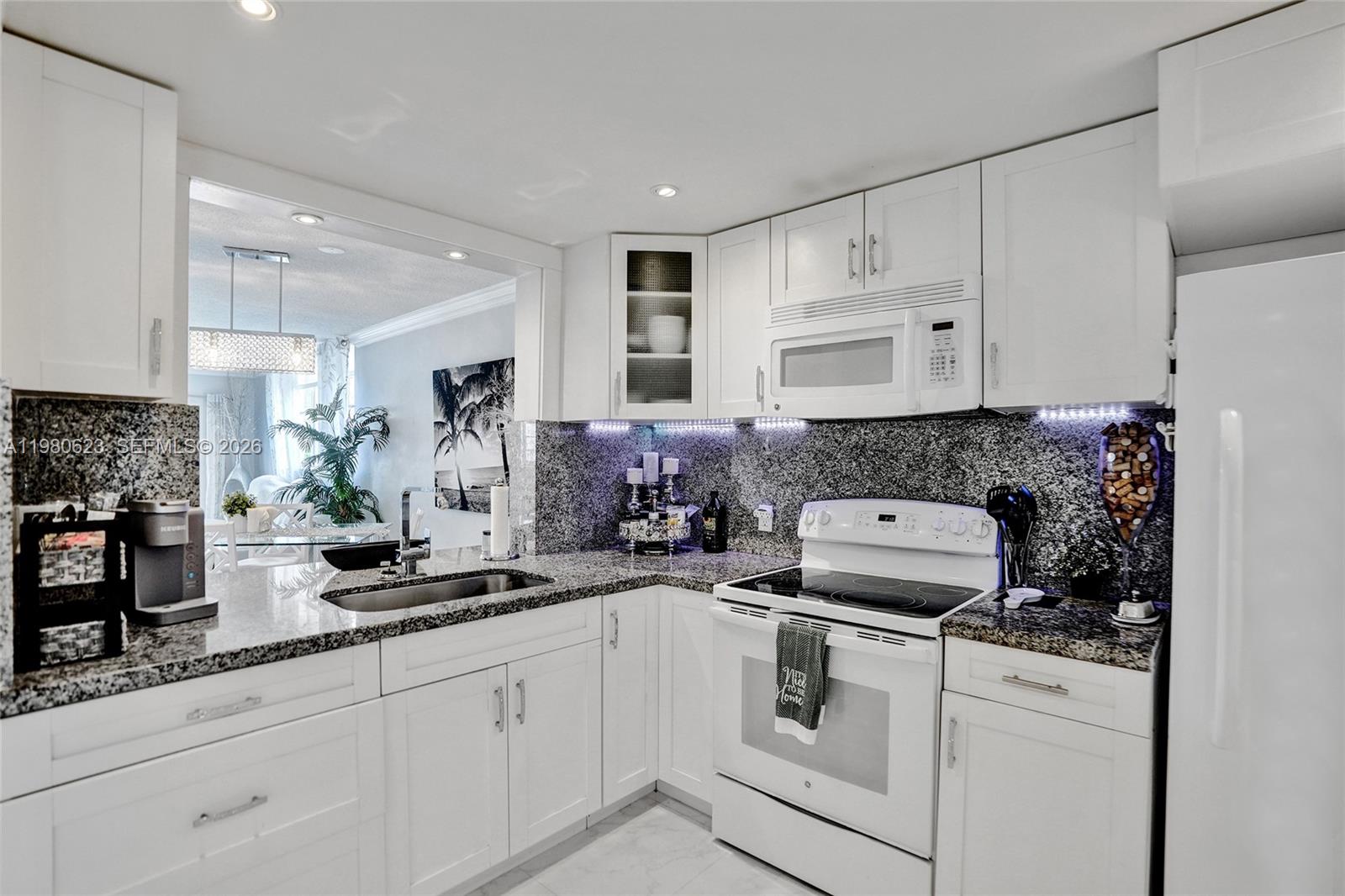 ISLANDS-BERMUDA CONDO - Residential