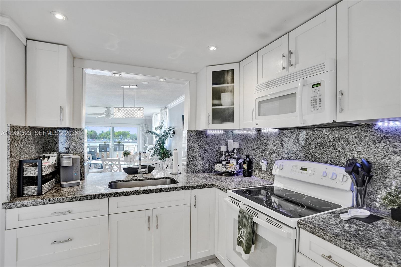 ISLANDS-BERMUDA CONDO - Residential