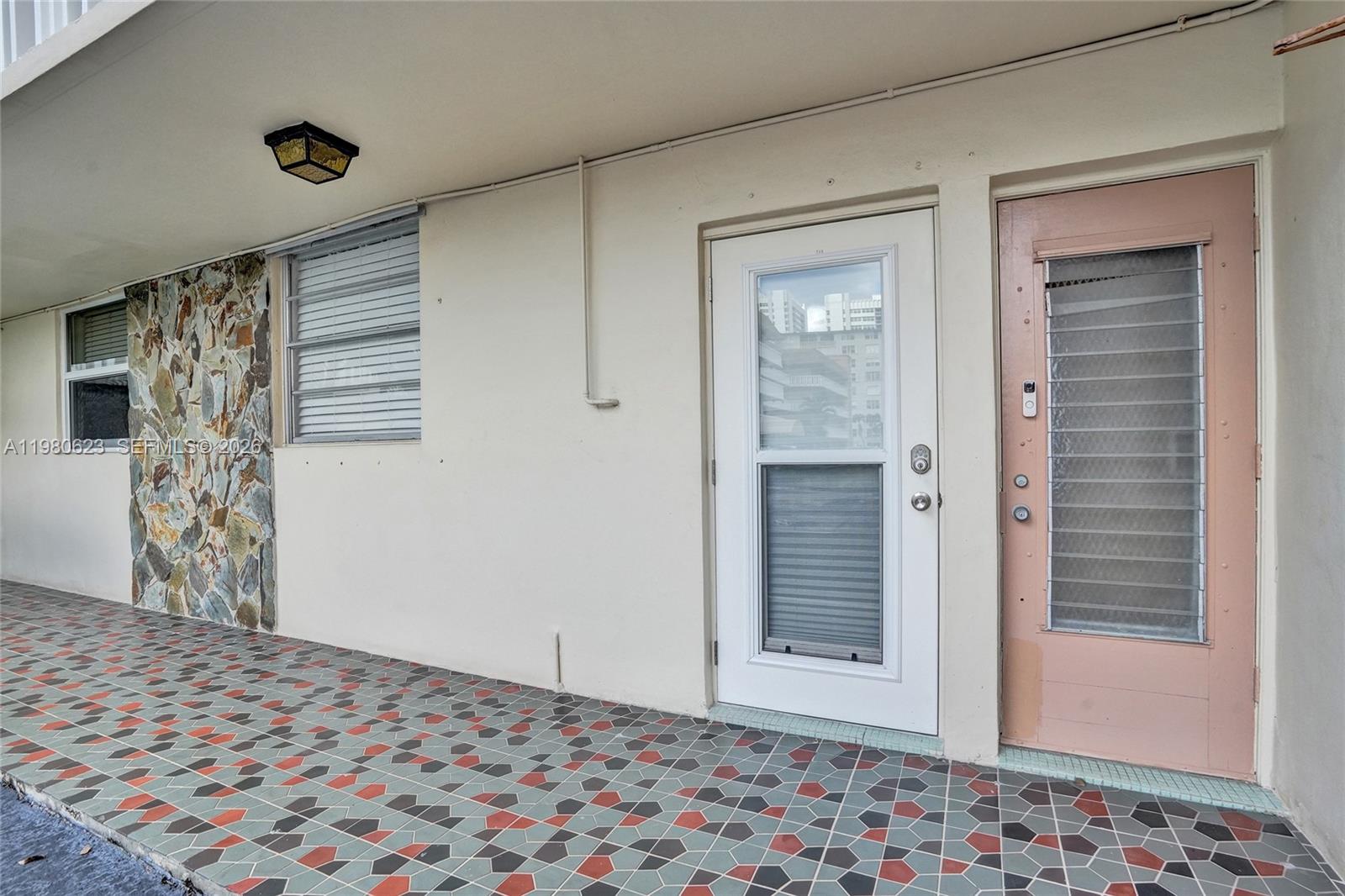 ISLANDS-BERMUDA CONDO - Residential