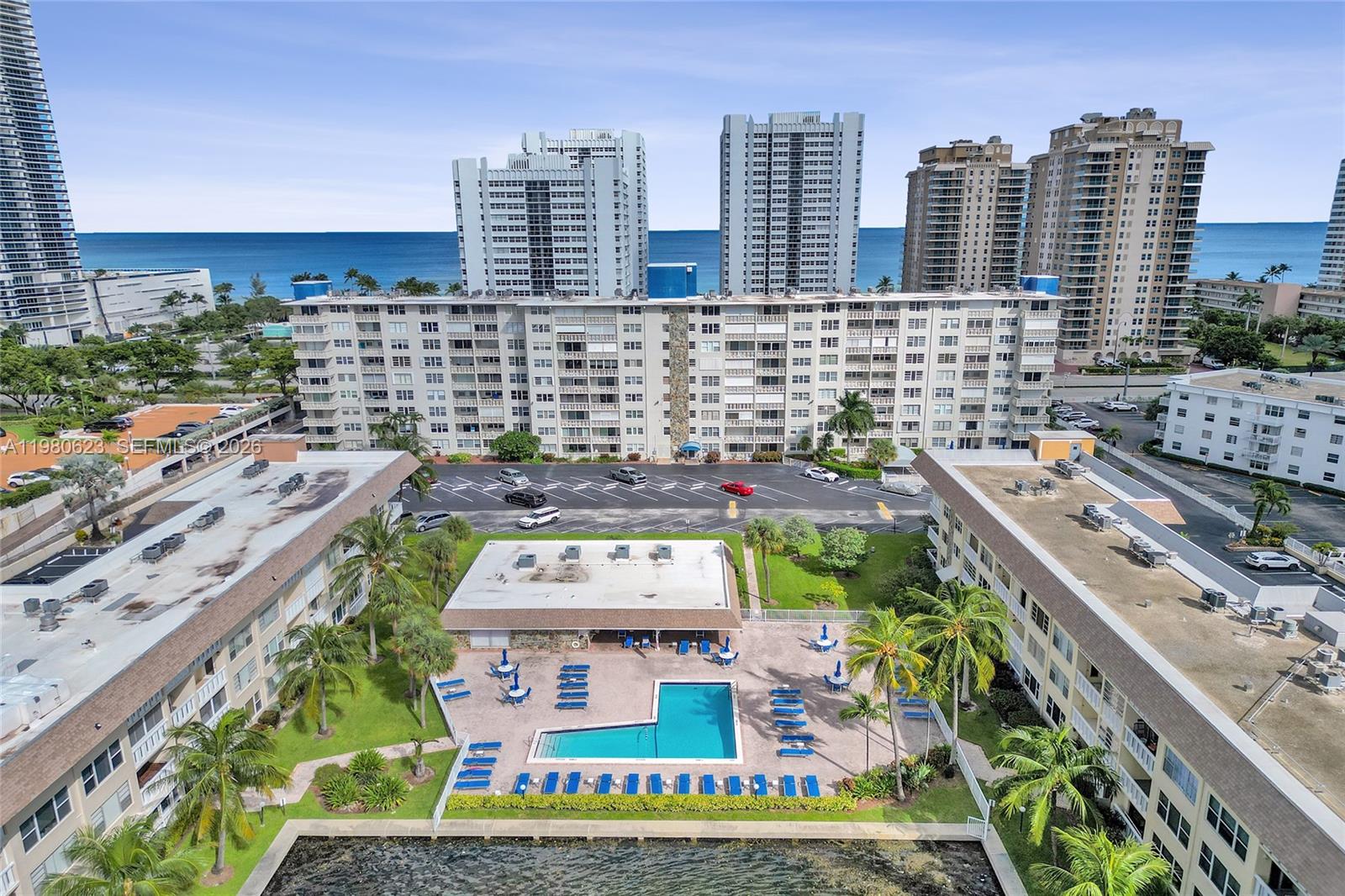 ISLANDS-BERMUDA CONDO - Residential