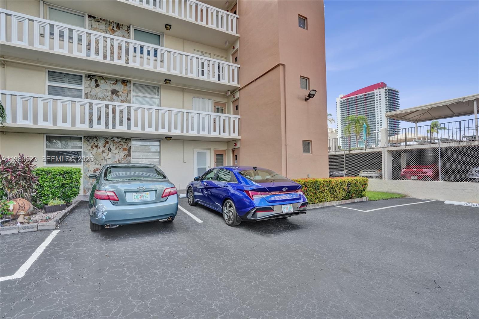 ISLANDS-BERMUDA CONDO - Residential