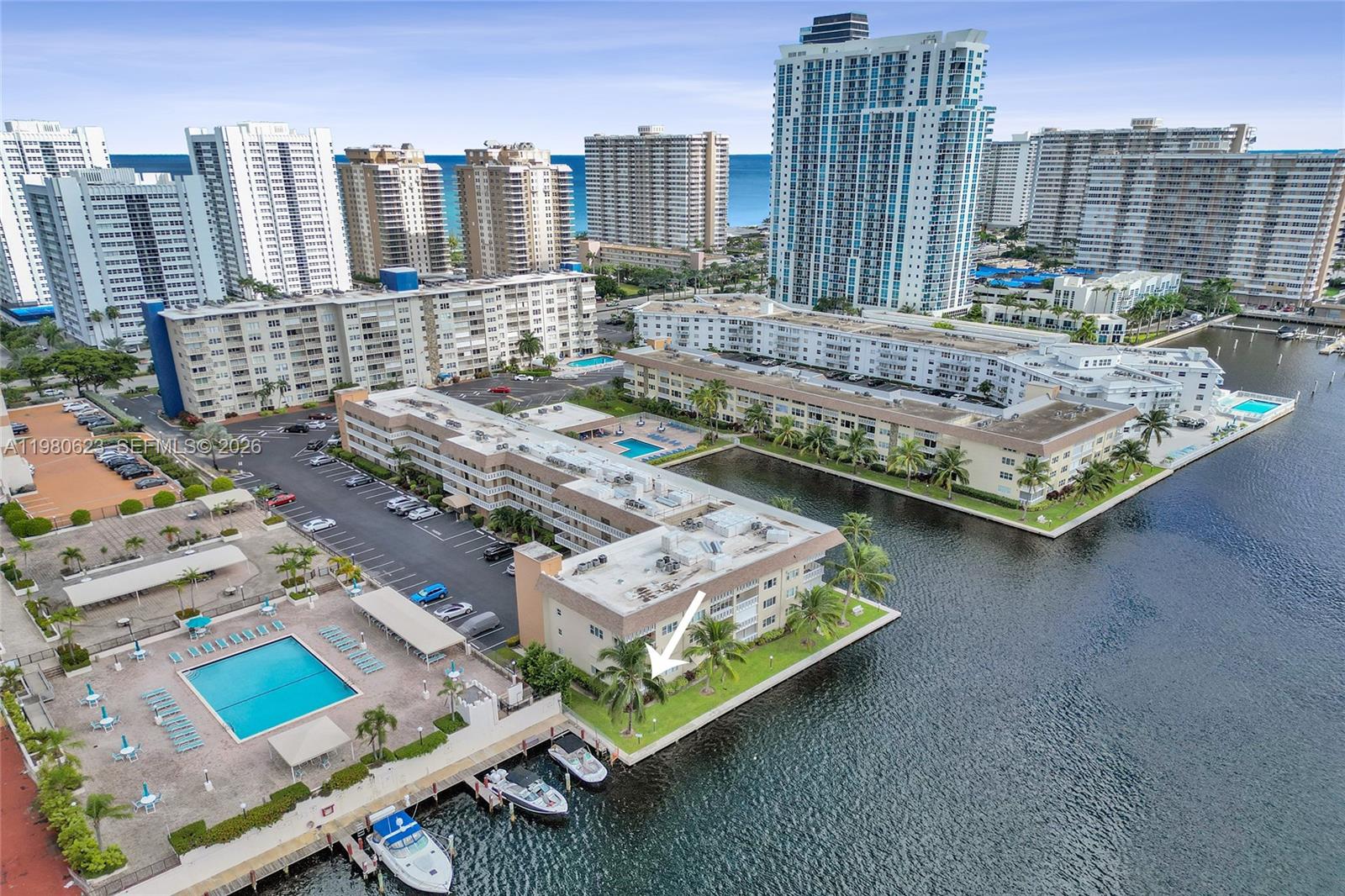 ISLANDS-BERMUDA CONDO - Residential