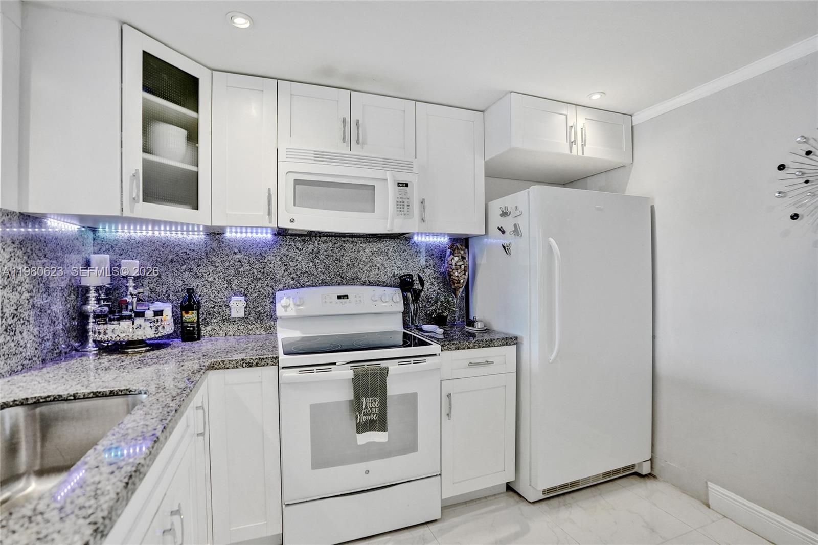 ISLANDS-BERMUDA CONDO - Residential