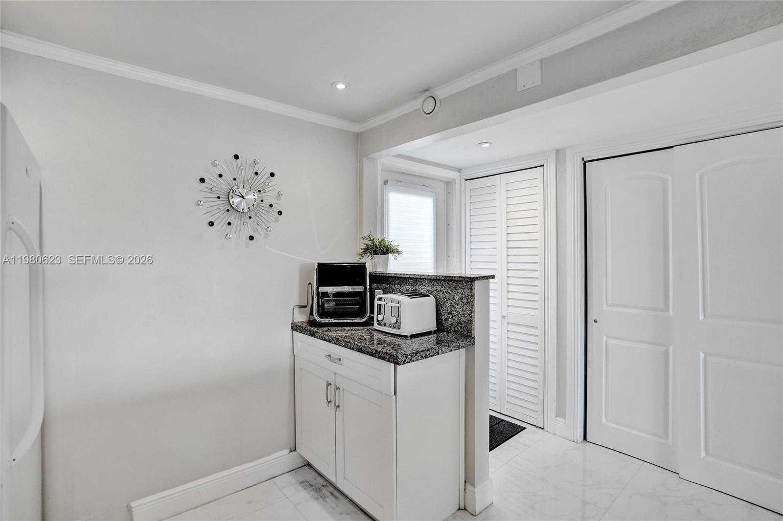 ISLANDS-BERMUDA CONDO - Residential