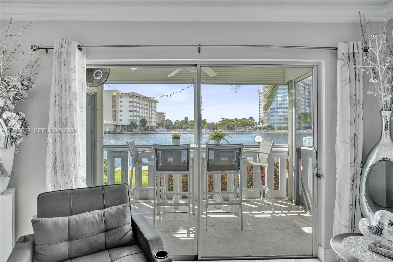 ISLANDS-BERMUDA CONDO - Residential