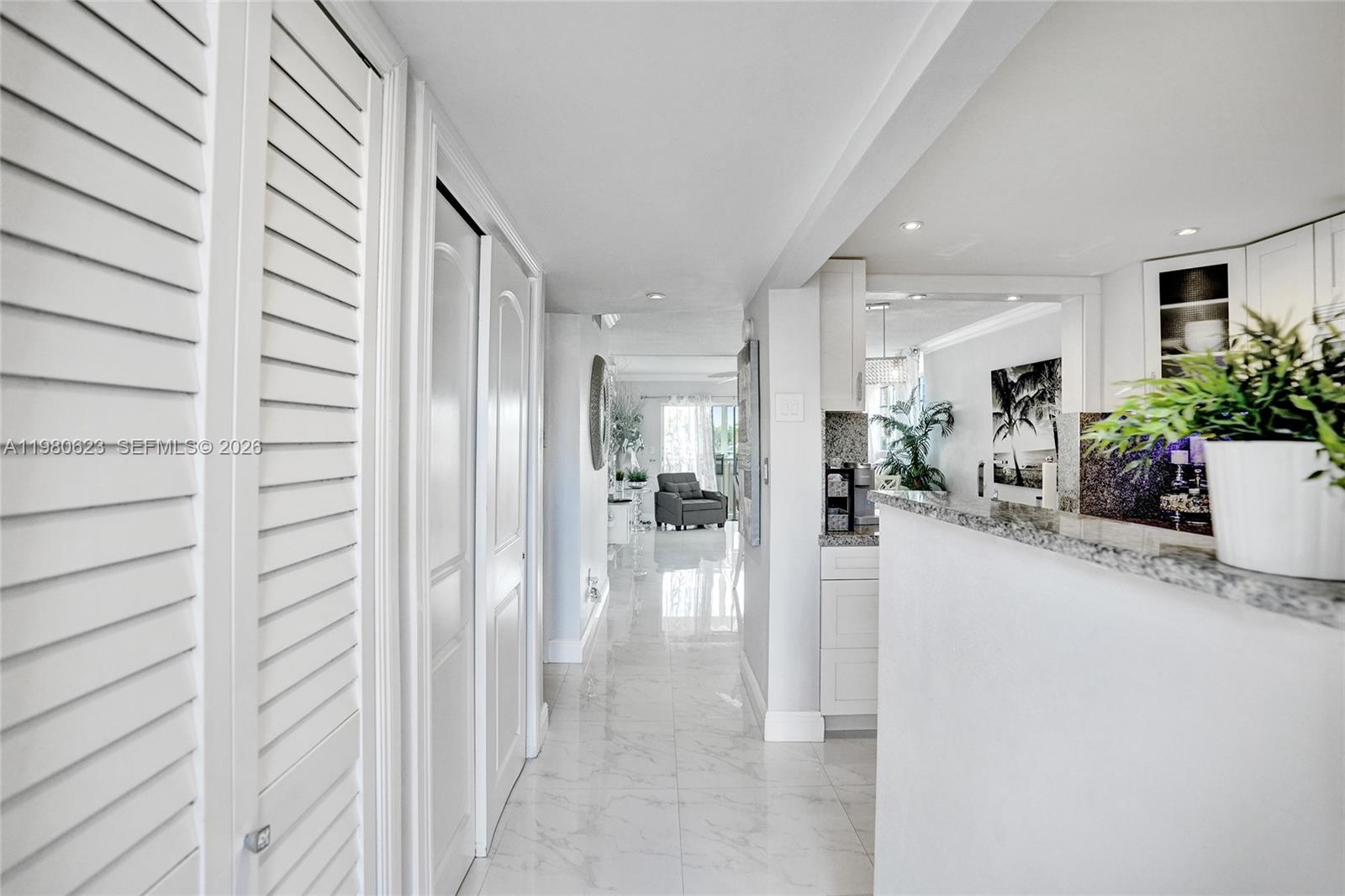 ISLANDS-BERMUDA CONDO - Residential