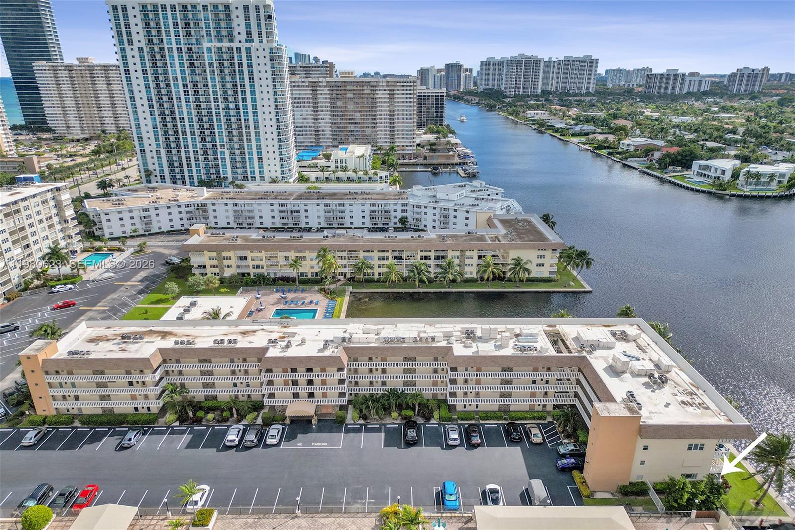 ISLANDS-BERMUDA CONDO - Residential