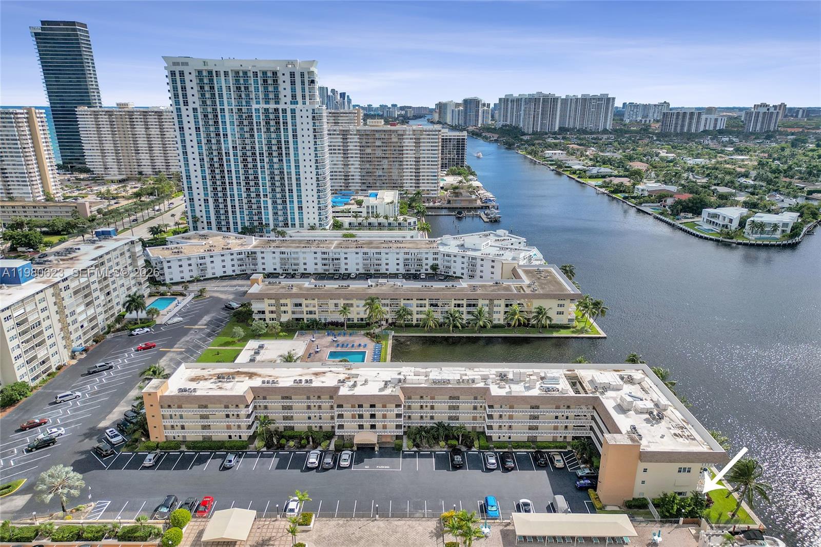 ISLANDS-BERMUDA CONDO - Residential