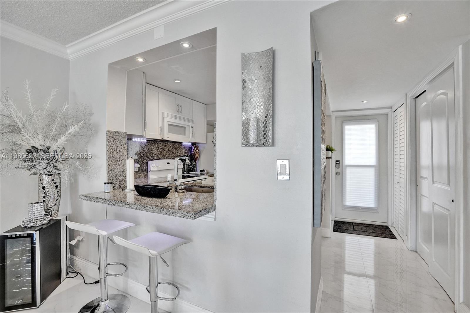 ISLANDS-BERMUDA CONDO - Residential