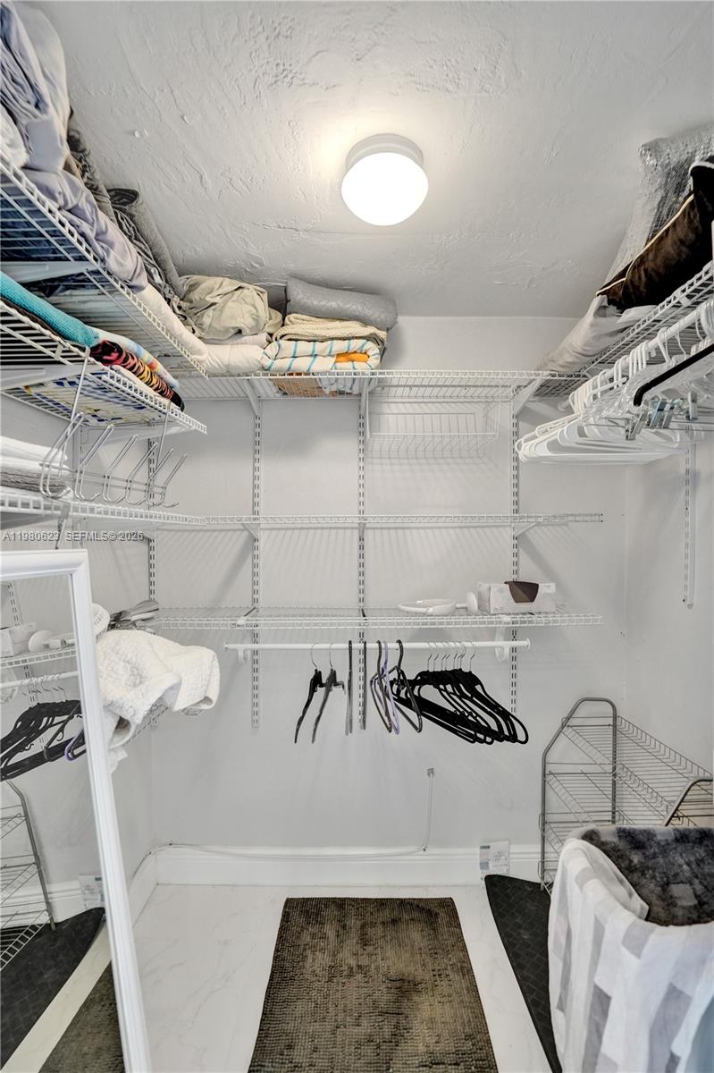 ISLANDS-BERMUDA CONDO - Residential