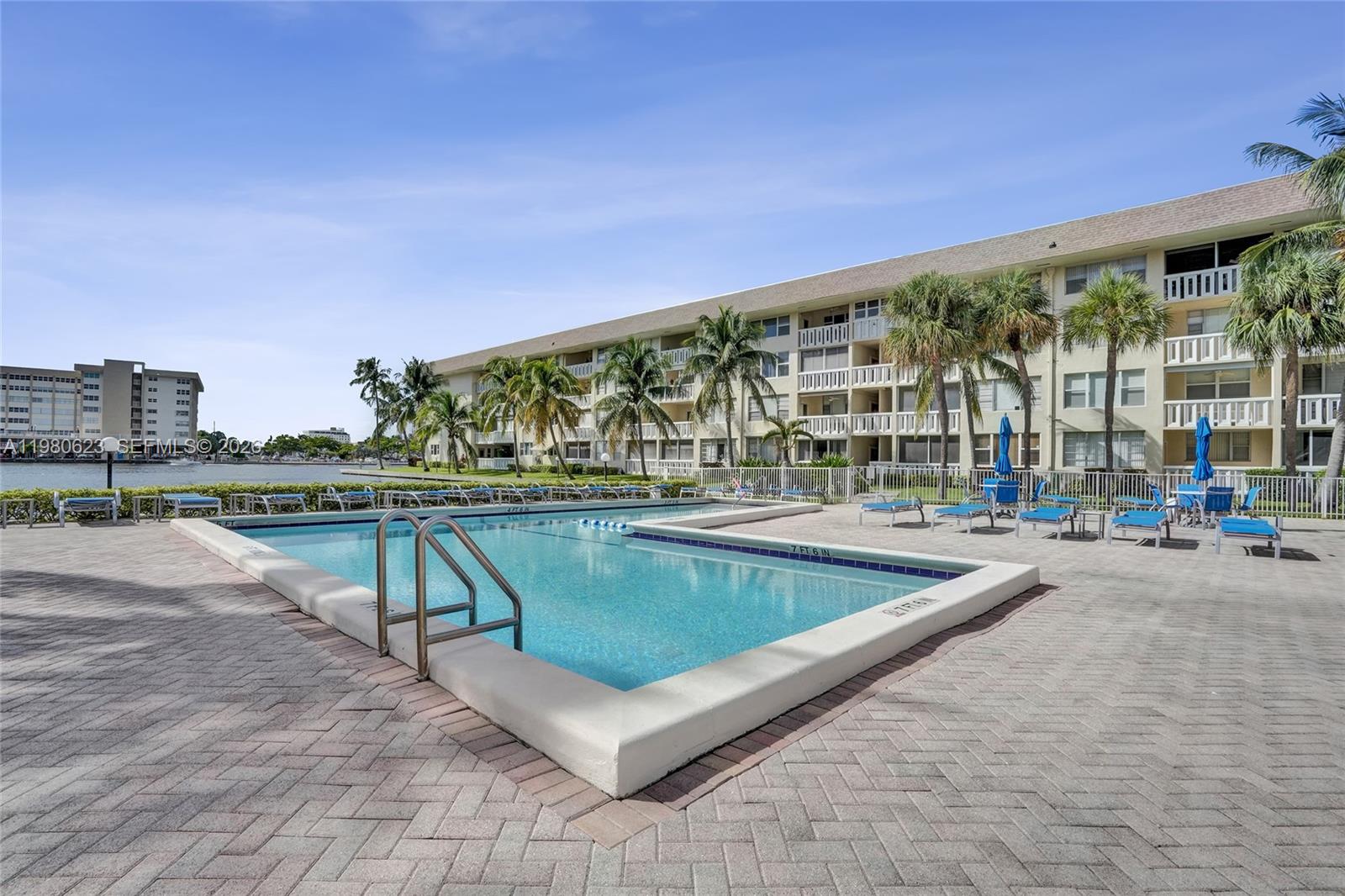 ISLANDS-BERMUDA CONDO - Residential