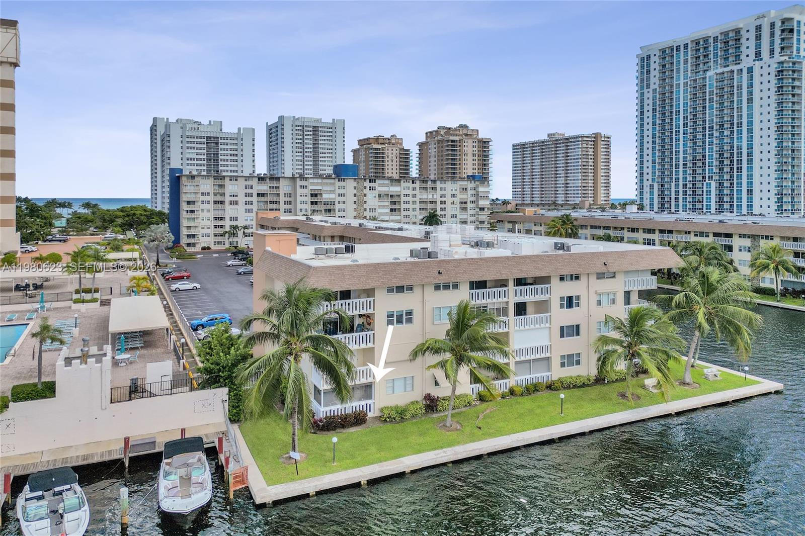 ISLANDS-BERMUDA CONDO - Residential